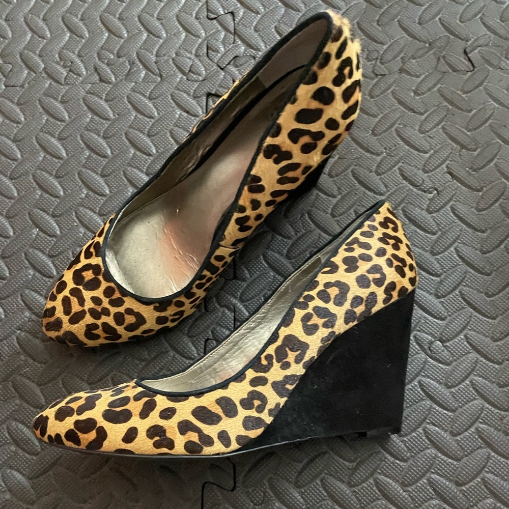 Lucky Brand cheetah print dress heel size 8.
